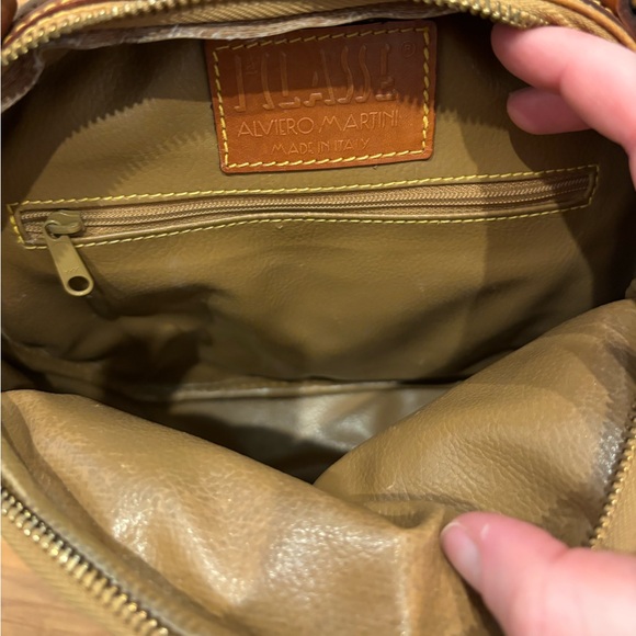 Alviero Martini Crossbody Bag - Picture 3 of 13